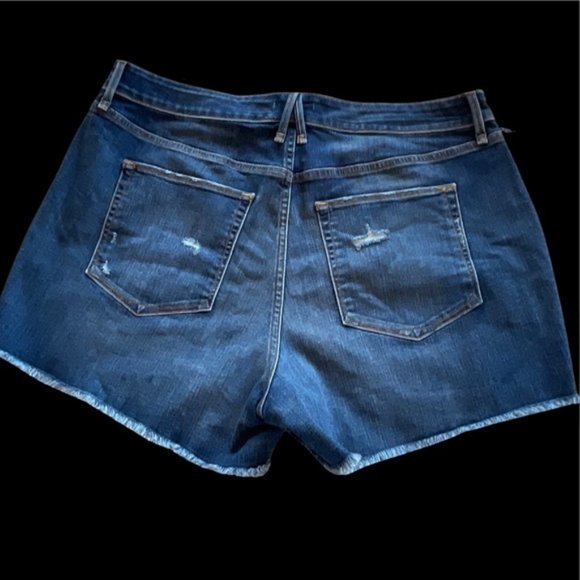 Good American Jean Shorts NWT Size 16 - Picture 2 of 10